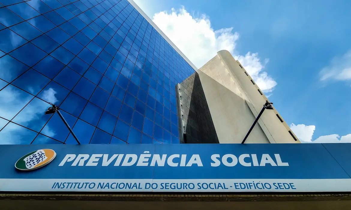 INSS paga segunda parcela do 13º a aposentados e pensionistas