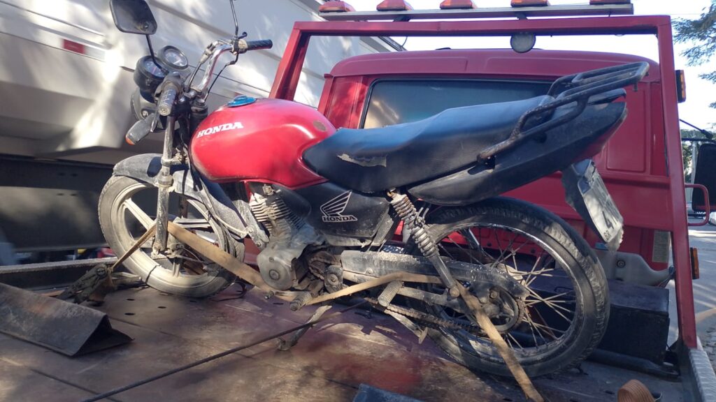 Motocicleta é removida pelo Getran durante fiscalização em Pomerode