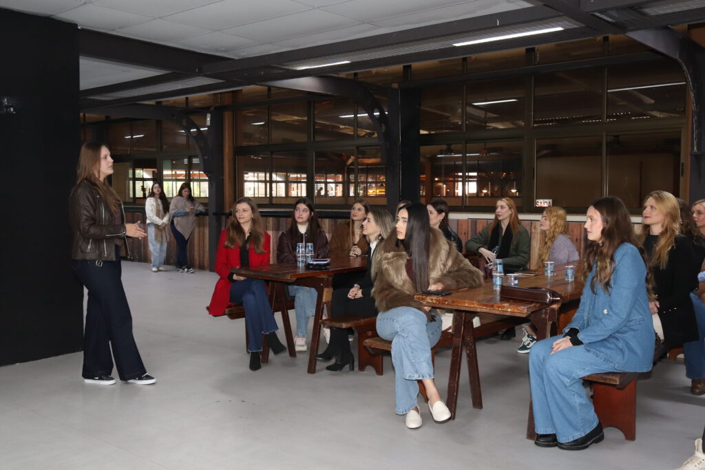 Oktoberfest Blumenau apresenta as 21 candidatas à realeza da 42ª edição