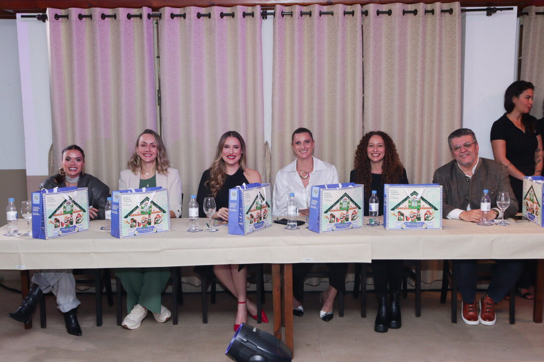 Conheça as 10 finalistas que disputam a realeza da Oktoberfest Blumenau 2027