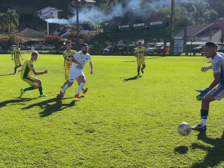 Copa Pomerode tem quatro jogos no fim de semana; veja os resultados