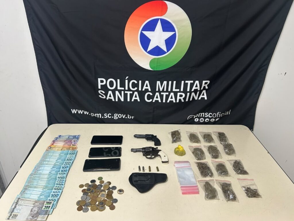 Ocorrência com disparos leva à apreensão de arma, drogas e dinheiro em Pomerode