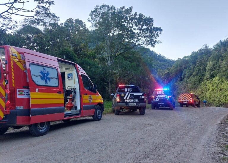 Idosa vítima de sequestro é encontrada com vida, em área de mata