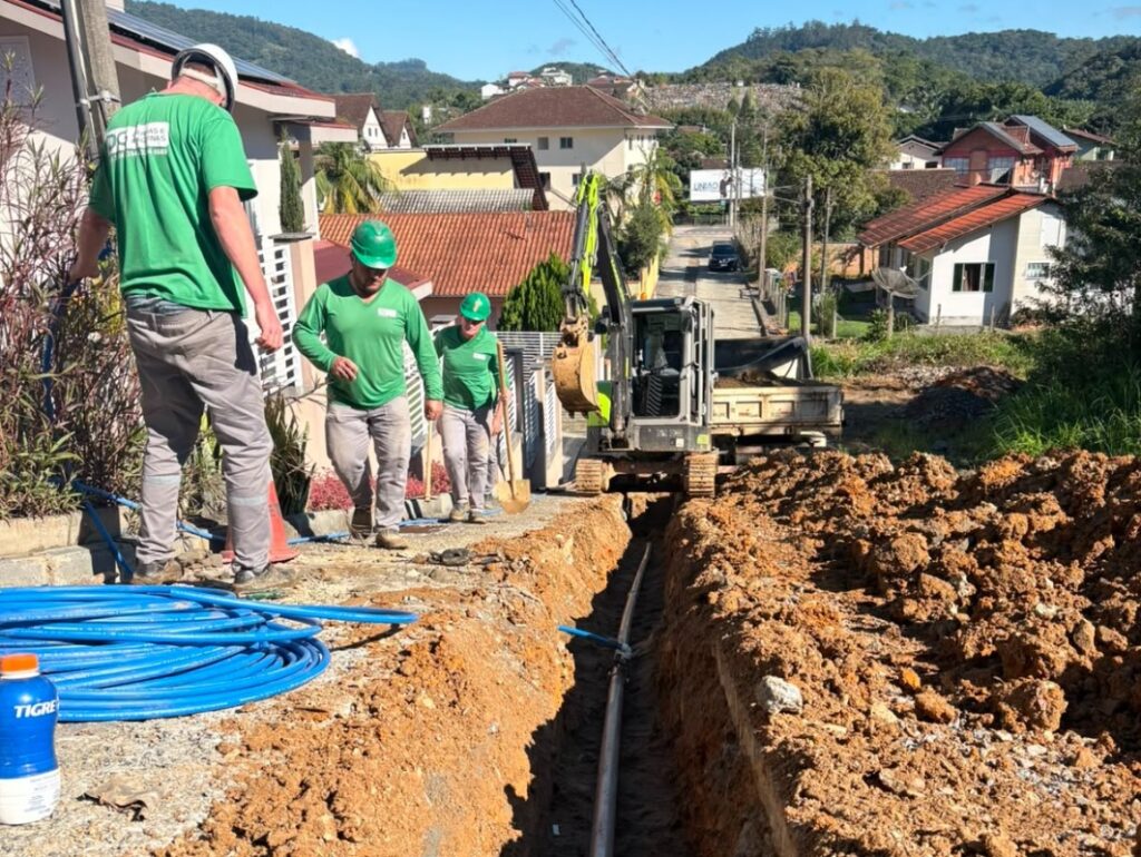 Rua Porto Belo recebe nova rede de abastecimento de água