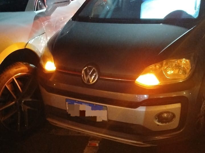 Colisão entre três veículos mobiliza bombeiros, no centro de Pomerode
