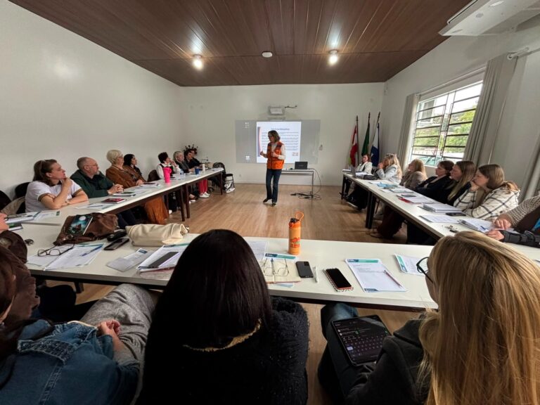 Defesa Civil orienta escolas de Pomerode sobre prevenção a eventos climáticos