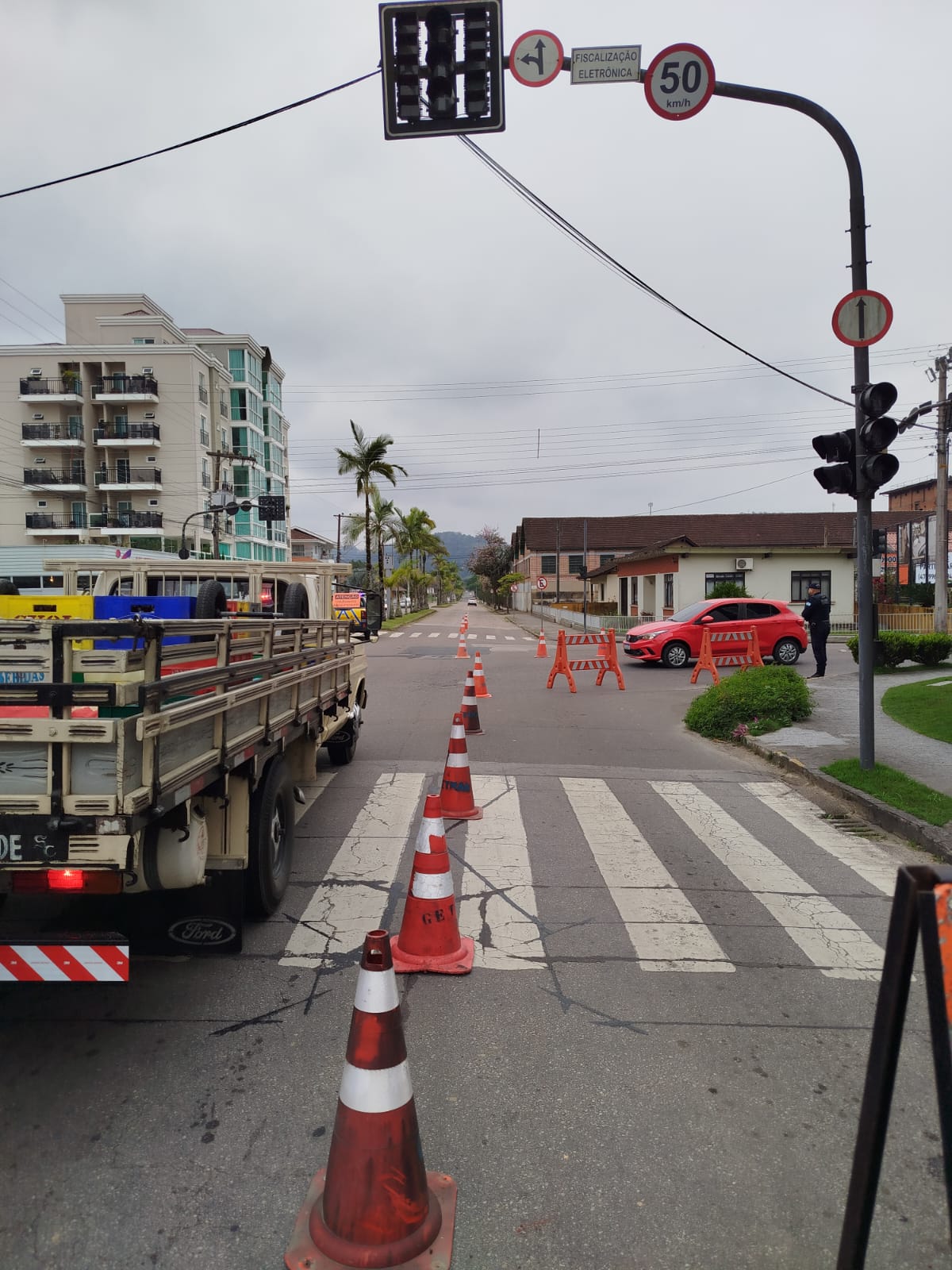 Getran altera fluxo no semáforo da Rosander durante obras na Rua Luiz Abry