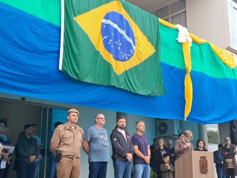 Ato cívico marca abertura da Semana da Pátria em Pomerode