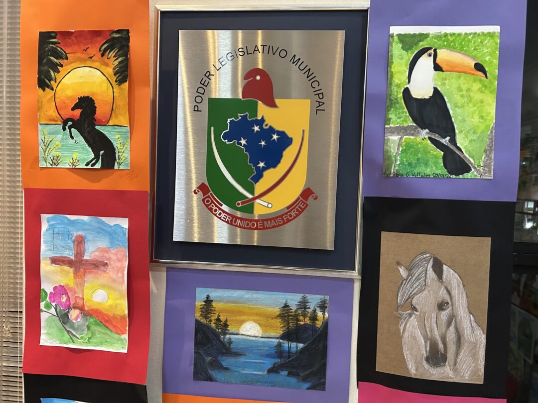 Câmara de Pomerode recebe exposição de alunos do Colégio Dr. Blumenau