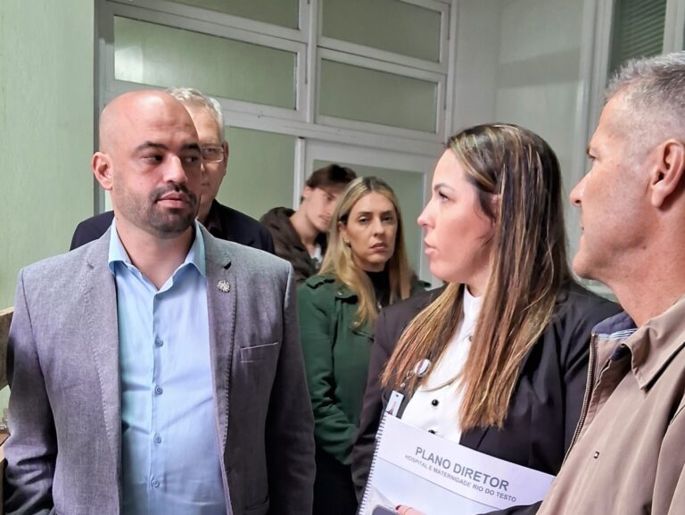 Secretário de Estado da Saúde realiza visita técnica ao HMRT em Pomerode