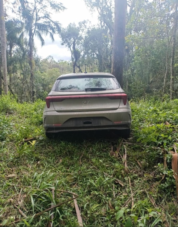 PM recupera dois veículos furtados durante buscas em Rio dos Cedros