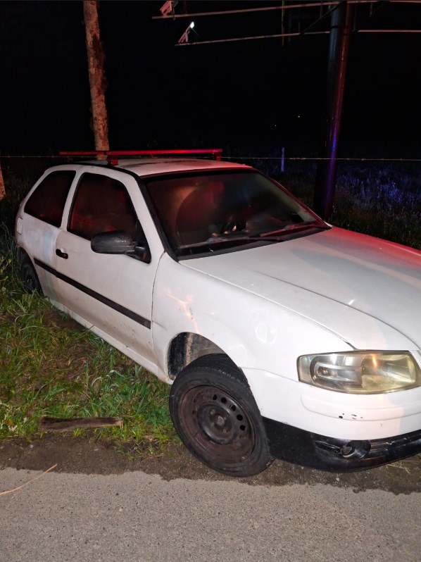 Colisão entre três carros deixa gestante ferida, em Testo Central Alto