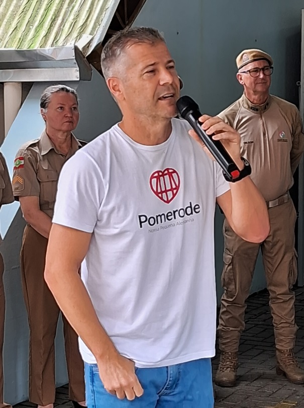 Pomerode inaugura sala de monitoria da Escola Cívico-Militar
