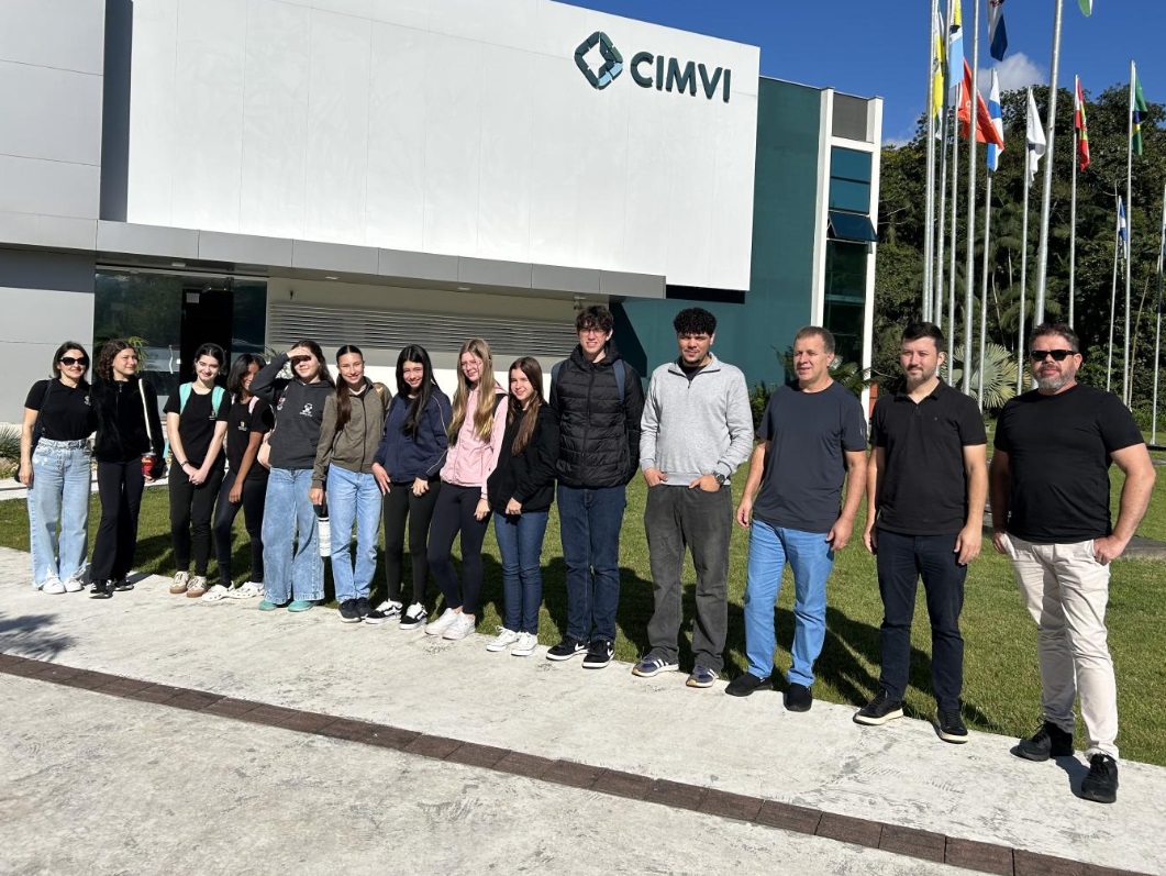Vereadores Mirins conhecem ações de gestão de resíduos e educação ambiental no CIMVI