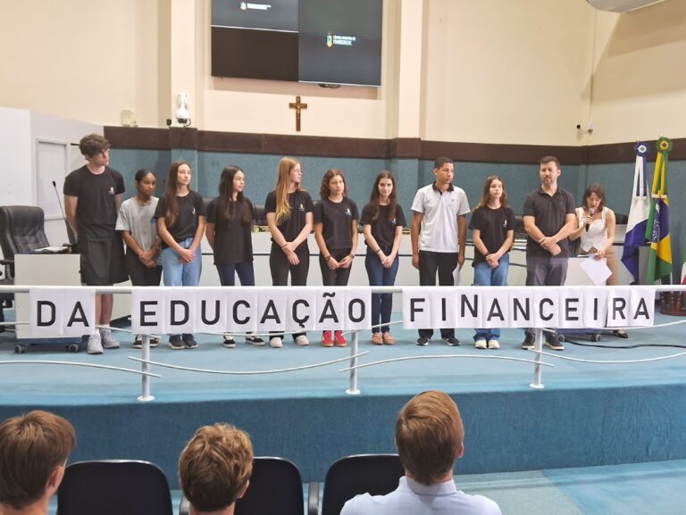 Tarde da Educação Financeira reúne estudantes em Pomerode