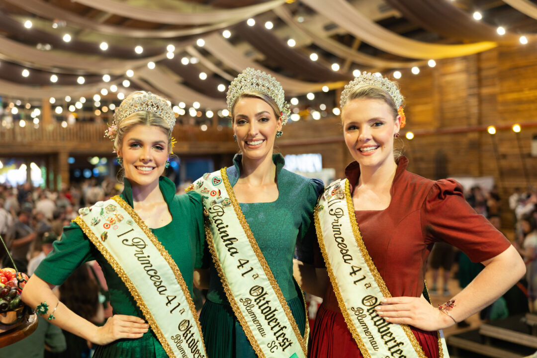 41ª Oktoberfest começa em Blumenau com público de mais de 26 mil pessoas