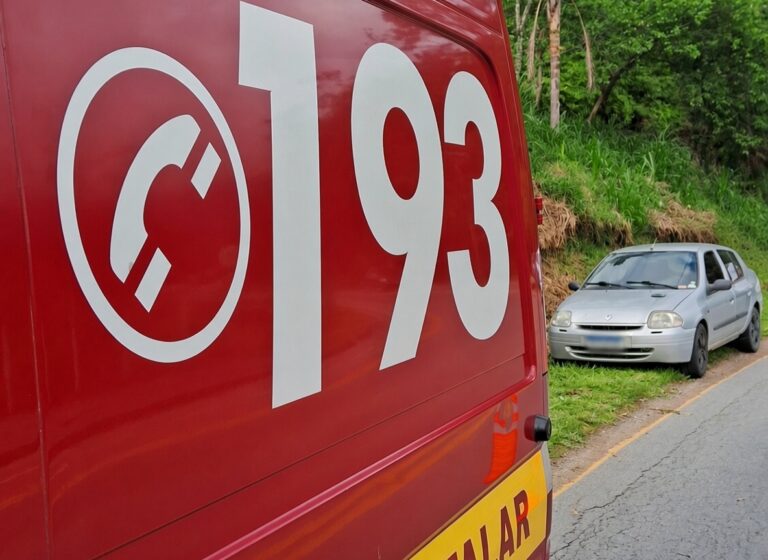 Acidente entre carro e moto em Pomerode