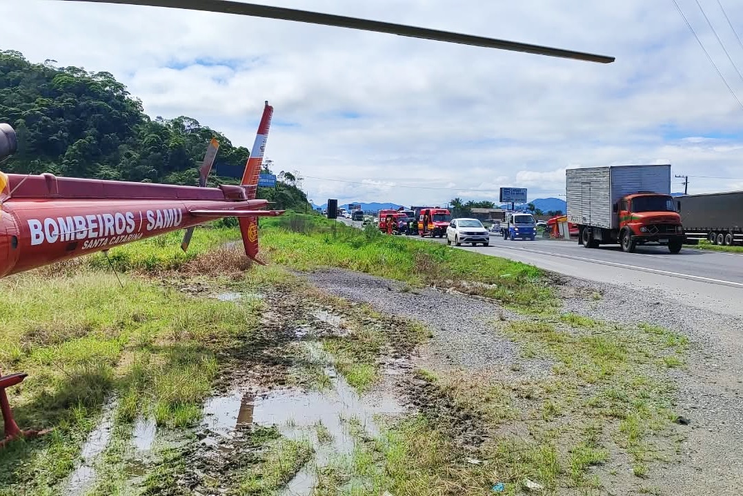 Motociclista morre após colisão com caminhão na BR-470, em Gaspar