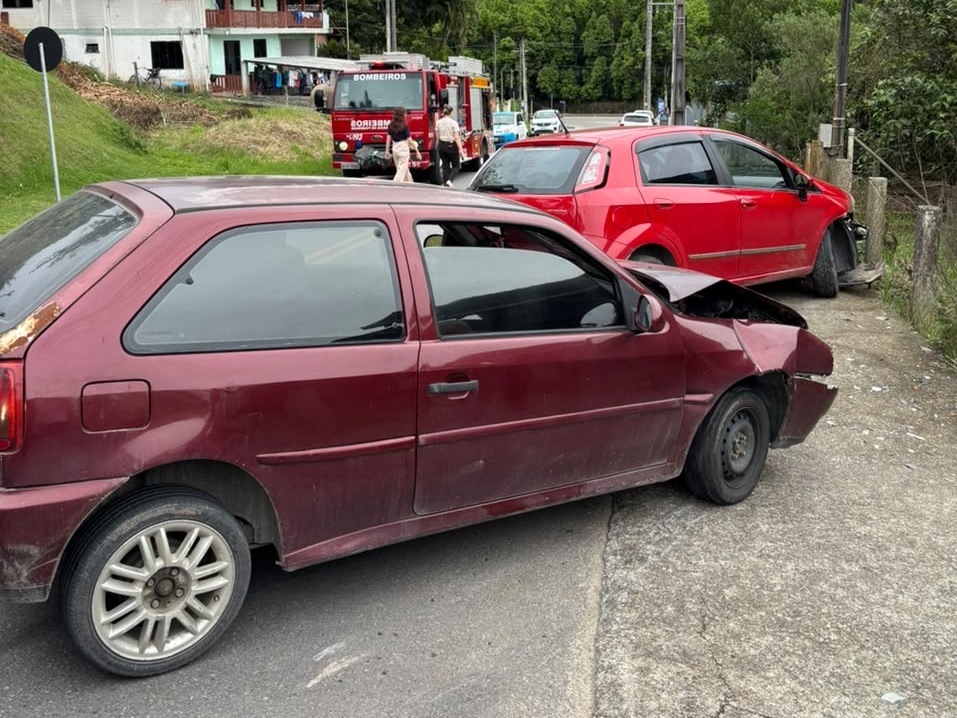 Colisão entre dois carros deixa homem ferido em Pomerode