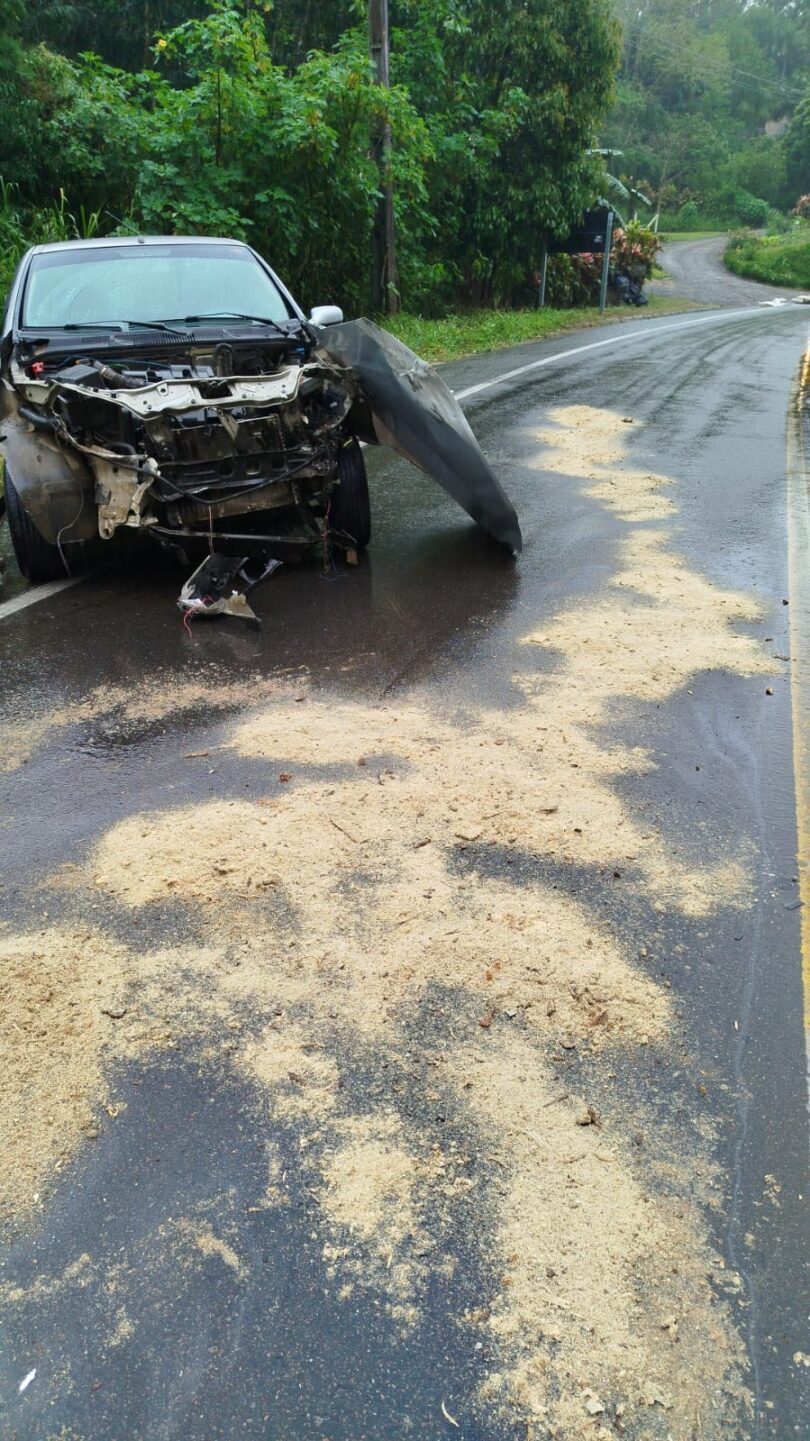 Acidente entre carro e carreta-tanque é registrado na SC-110, em Pomerode Fundos