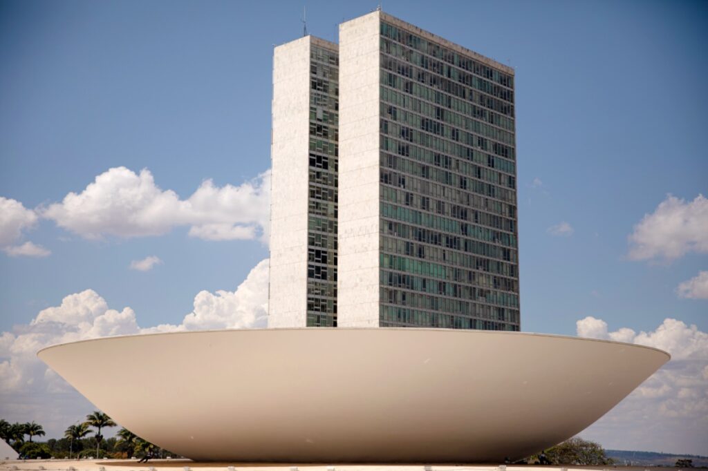 Confira os 16 deputados federais eleitos por Santa Catarina